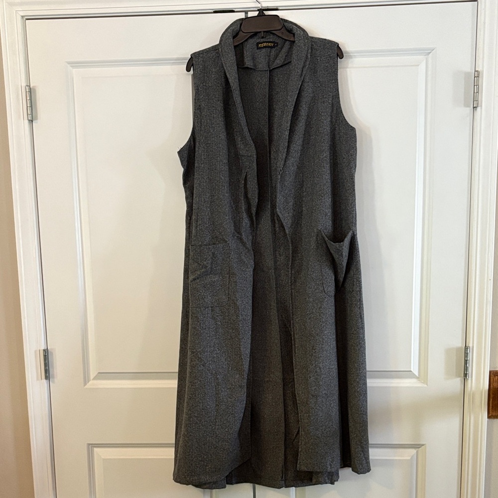 Reborn Charcoal Sleeveless Vest